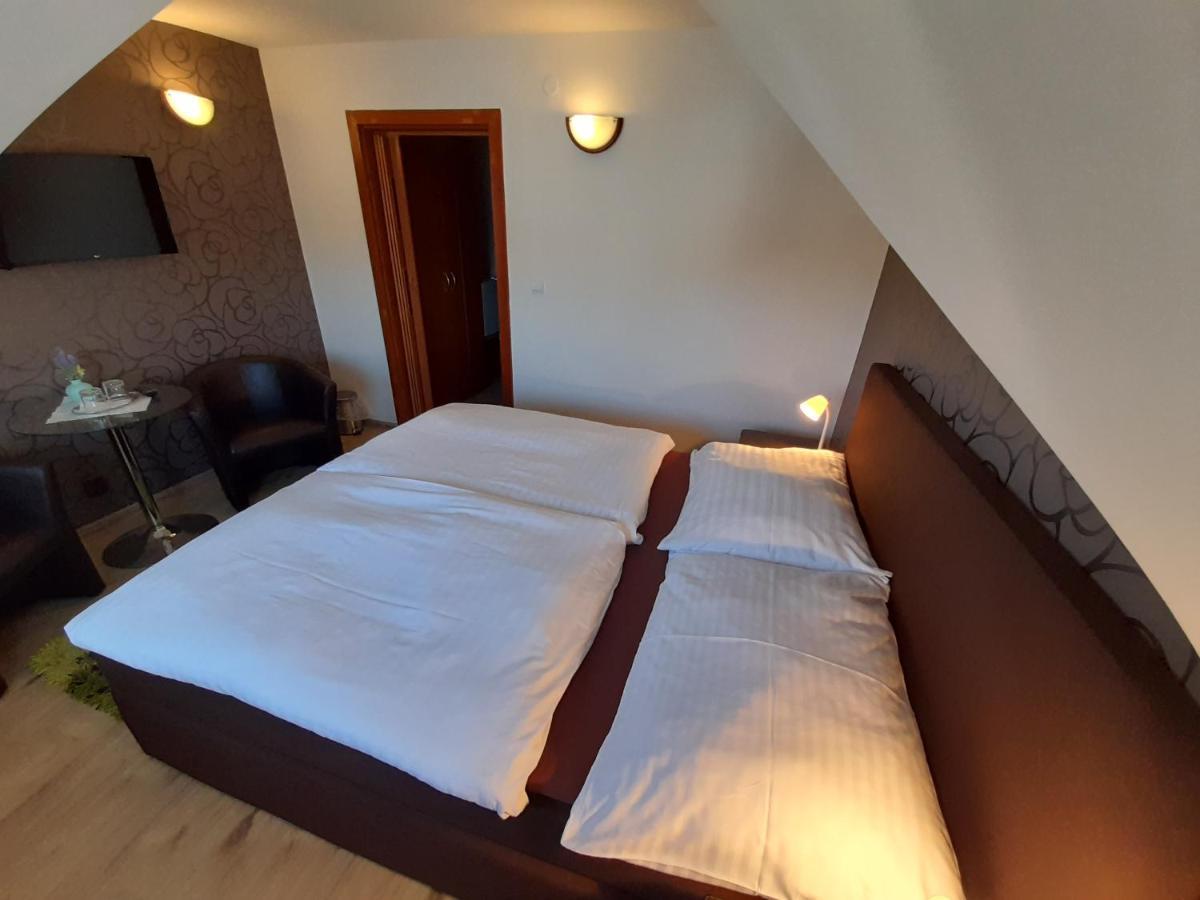Turčianske Teplice 熊猫2号旅馆酒店 外观 照片